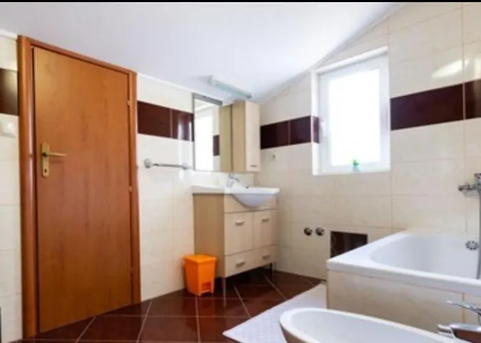 Gostinjska kuća More 4*