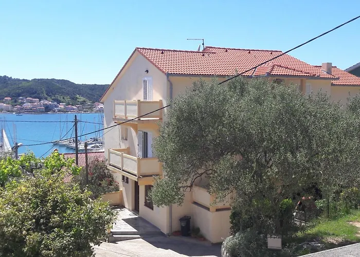 Gostinjska kuća More 4*